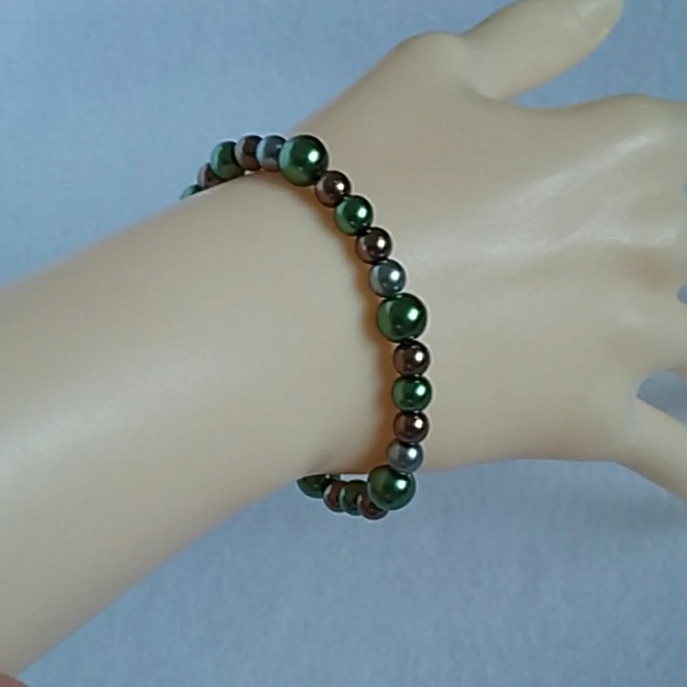 Camo colors beaded stretch bracelet